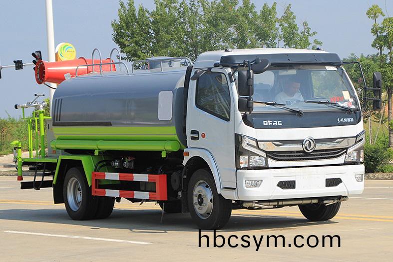 東(dong)風大(da)多(duo)利卡9噸(dun)噴霧車(che)