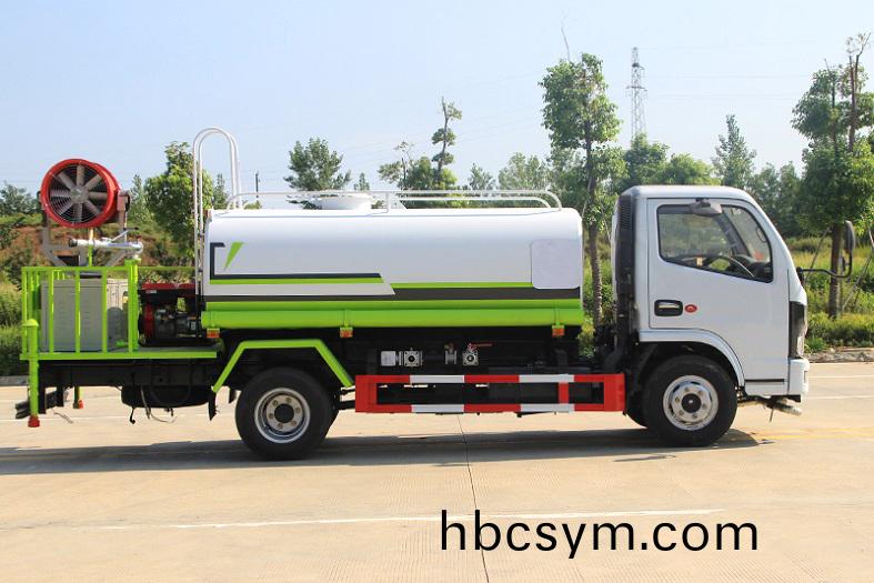 東風(feng)小多利卡5噸(dun)噴霧灑水車