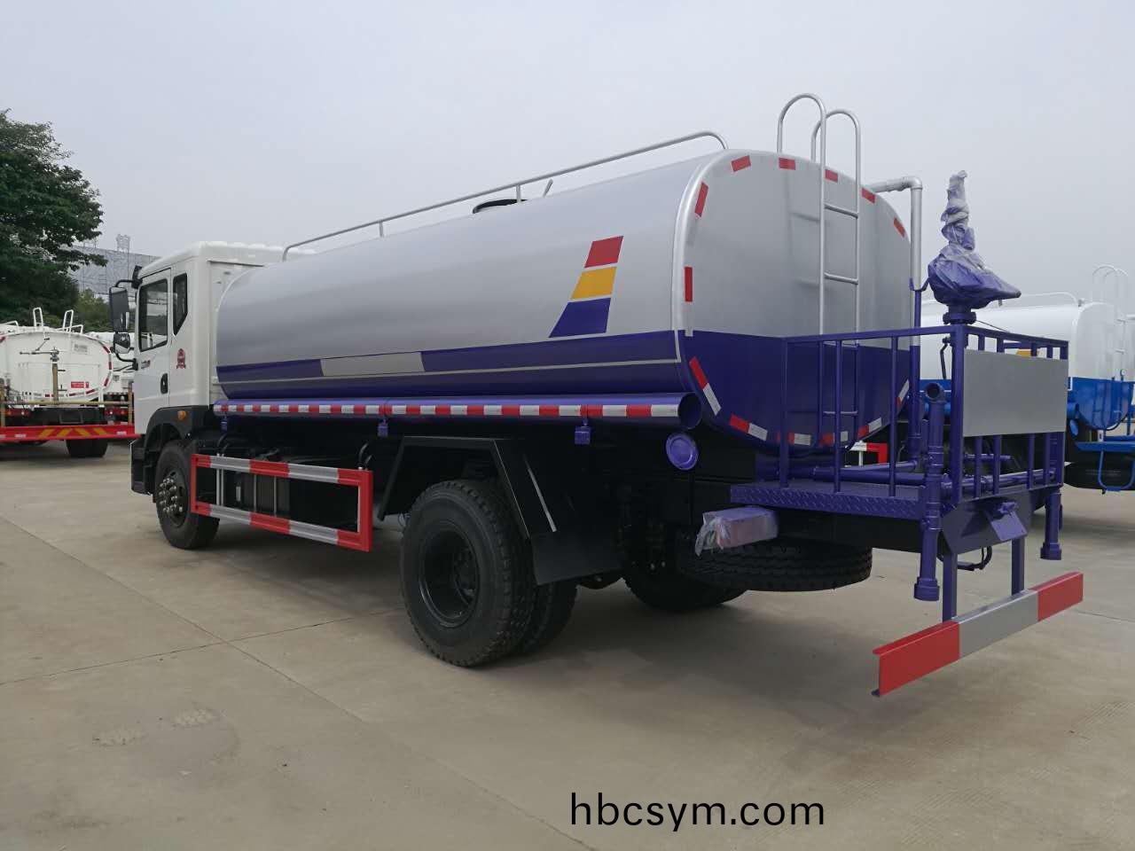 東(dong)風T515噸(dun)灑水車(che)