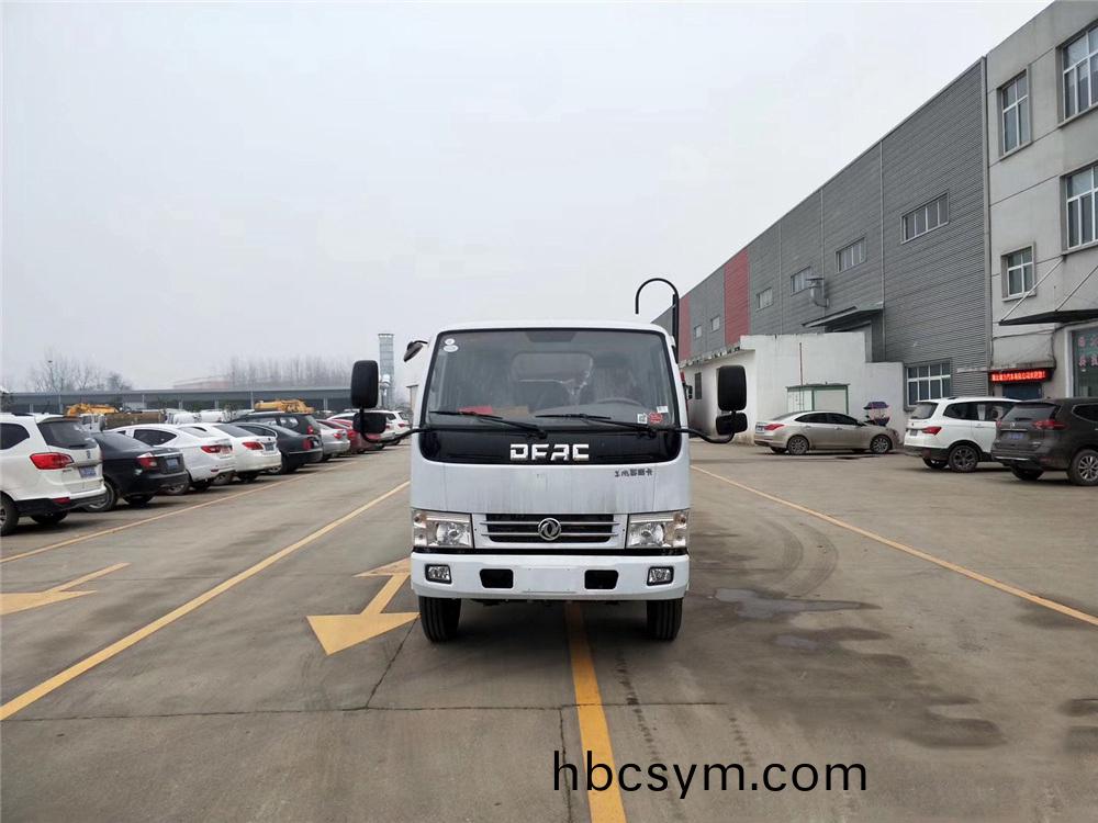 5方(fang) 地(di)庫專用東風D6 壓縮(suo)垃圾車(che)