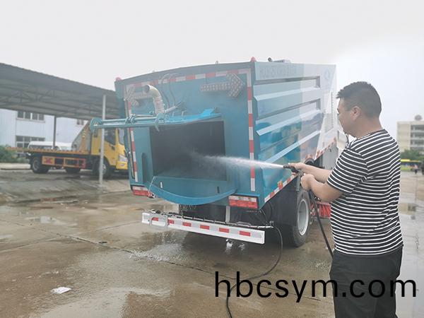 東風大(da)多(duo)利(li)卡3800洗掃(sao)車國六