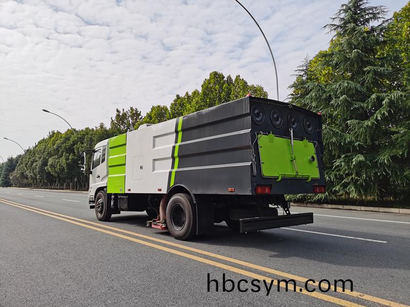 東風天(tian)錦(jin)吸塵車(che)國(guo)VI