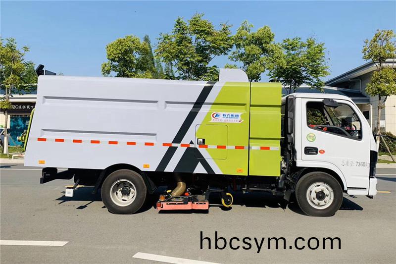 國六小多利(li)卡5噸1水4塵吸(xi)塵(chen)車