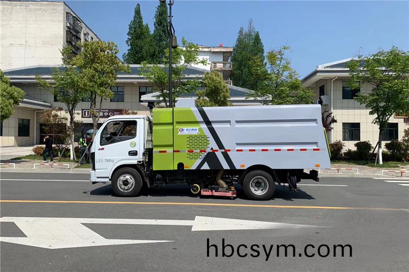 國(guo)六(liu)小多利卡5噸(dun)1水4塵吸(xi)塵車