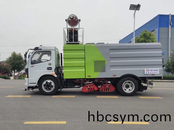 東(dong)風多(duo)利(li)卡(ka)7.5方掃(sao)路車(che)帶(dai)噴(pen)霧(wu)降(jiang)塵