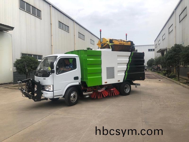 東(dong)風(feng)小多利卡掃路車國(guo)VI