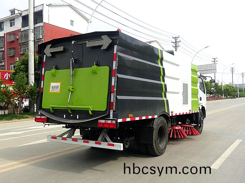 東風(feng)大多利(li)卡掃路車(che)國(guo)VI