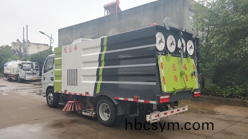 東風(feng)小(xiao)多(duo)利卡吸(xi)塵(chen)車(che)國VI