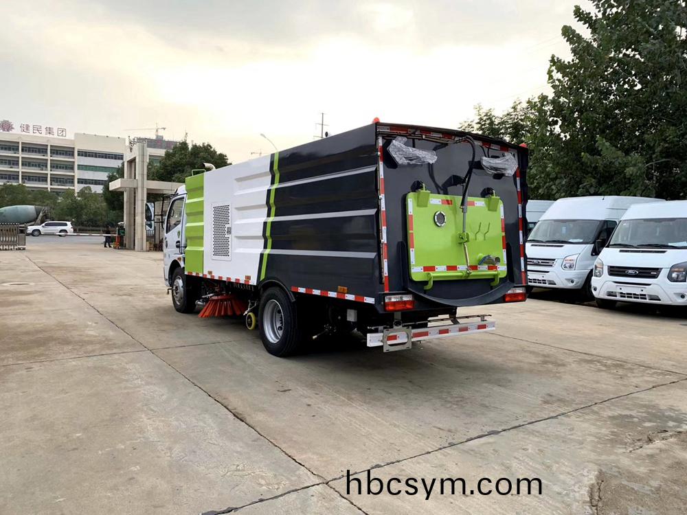 國六(liu)4方水(shui) 5方(fang)塵(chen)東風D7 洗(xi)掃(sao)車