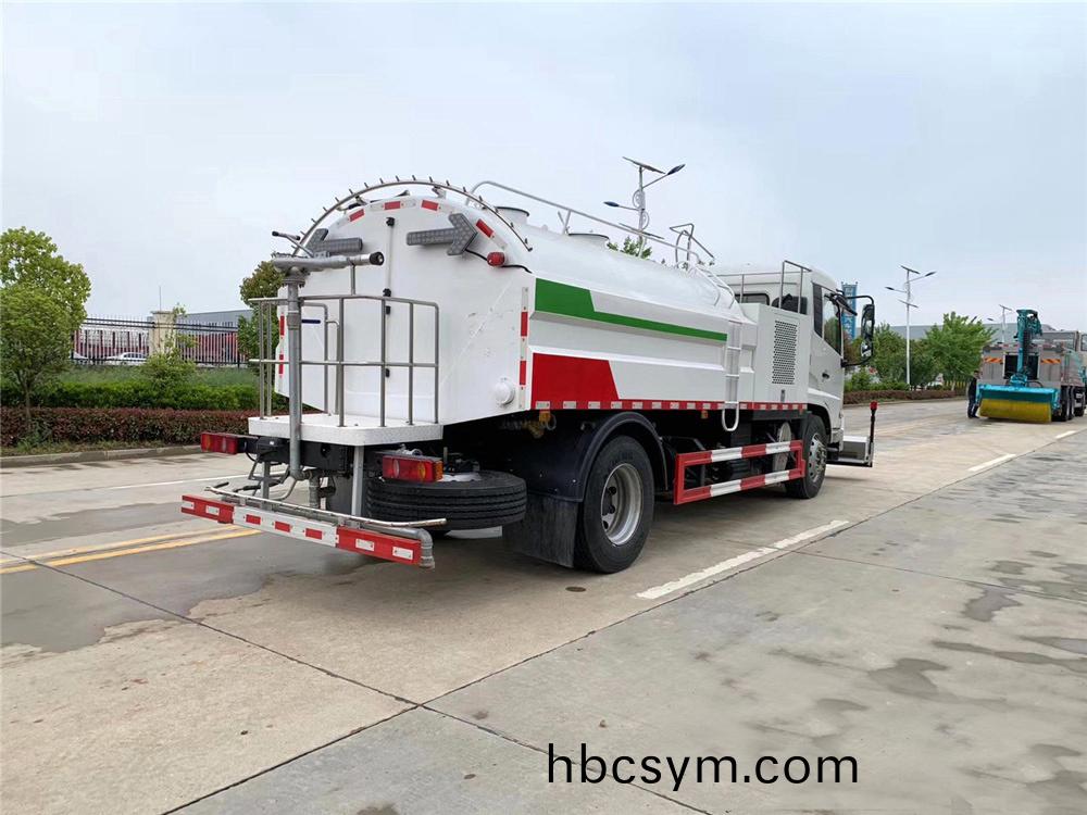 國(guo)六(liu)8立方(fang)東(dong)風(feng)天錦(jin) 路麵(mian)清(qing)洗(xi)車