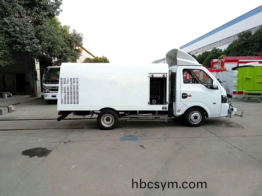 國(guo)六1.5立方 藍牌東風(feng)途(tu)逸(yi) 路(lu)麵清(qing)洗車