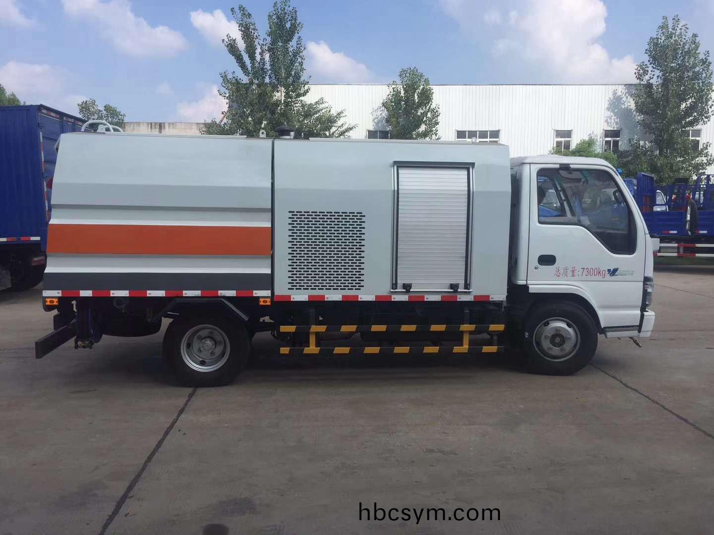 4方(fang)城市護欄(lan)清(qing)洗車