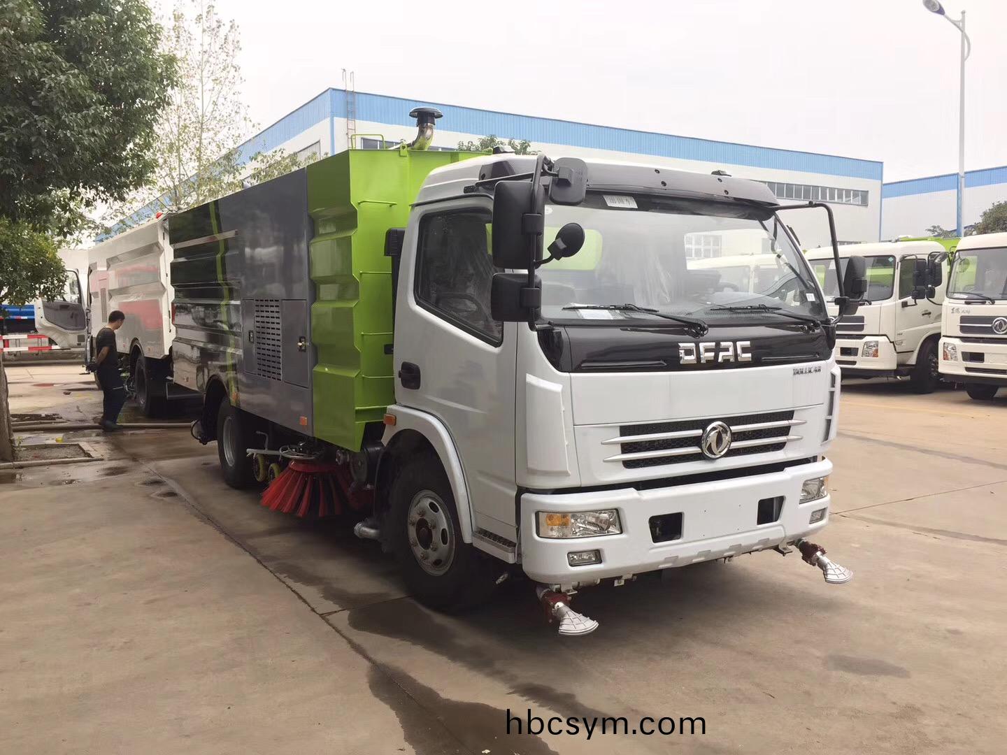 東風(feng)大多利卡洗掃(sao)車(che)4方塵(chen)箱(xiang).5方水箱(xiang)