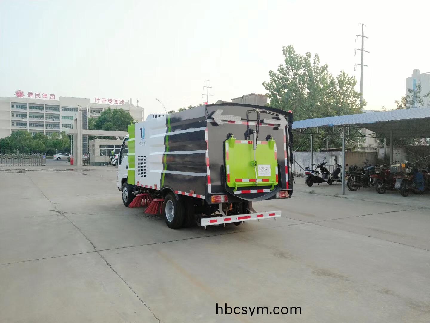 五十(shi)鈴掃路車(che)4方(fang)塵箱/1.5立(li)方水(shui)箱