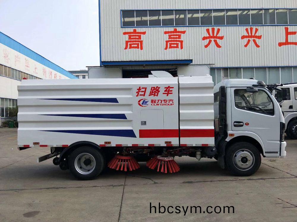 國六(liu)5方(fang)塵箱(xiang) 4方(fang)水箱東(dong)風凱普特(te)掃(sao)路(lu)車