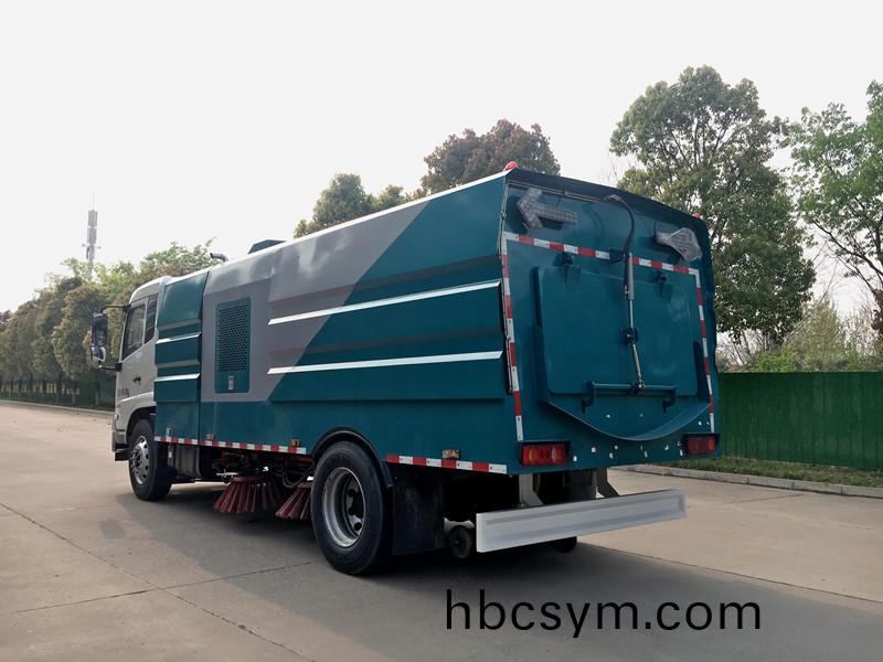 國六(liu)7方塵(chen)箱(xiang) 4方(fang)水(shui)箱東(dong)風掃路(lu)車