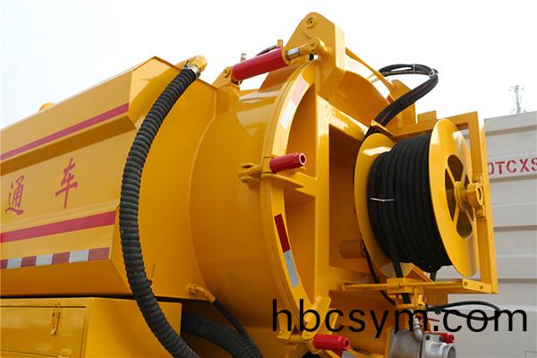 東風天錦(jin)HYS5162GQXE5清洗(xi)吸(xi)汚(wu)車