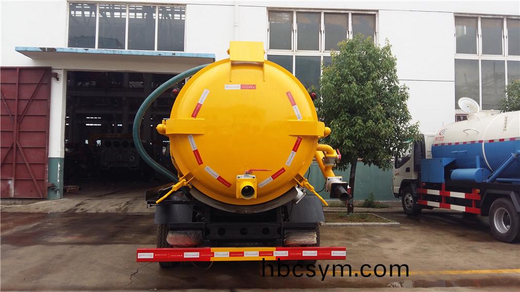 東(dong)風(feng)大多(duo)利卡(ka)8方清(qing)洗吸汚車(che)