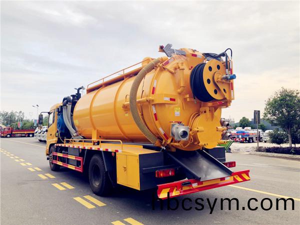 天(tian)錦帶(dai)副(fu)髮市政(zheng)搶(qiang)脩車