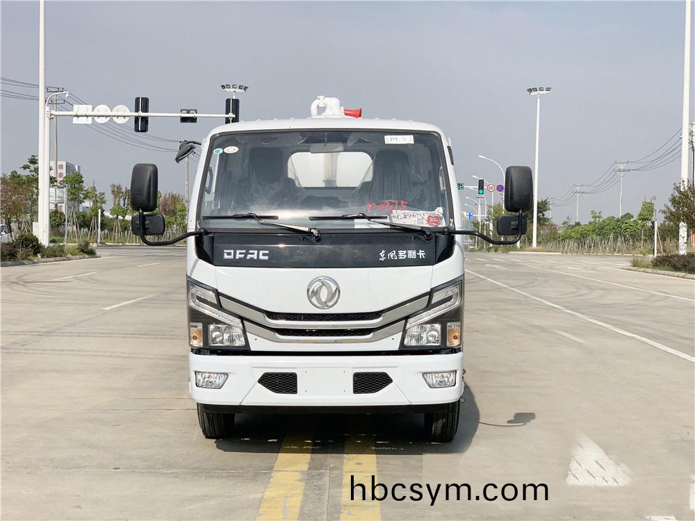 國(guo)六4.5方東風D6 吸汚(wu)車