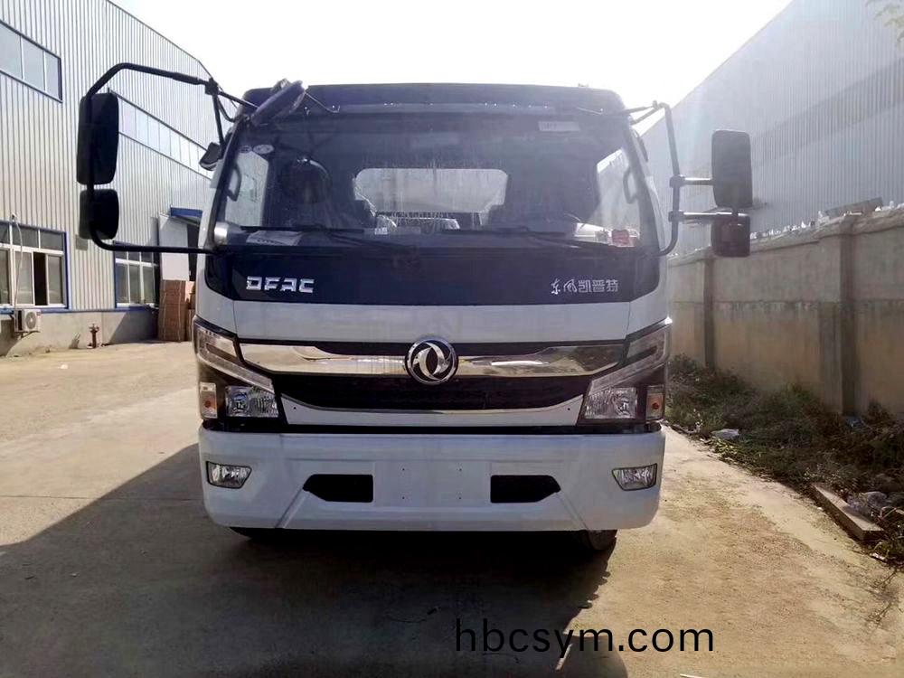 國六(liu)8方東風D7 吸糞車