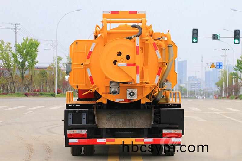 國六東(dong)風小(xiao)多(duo)利(li)卡(ka) 5方 清(qing)洗(xi)吸汚車(che)