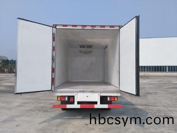 國六(liu)桺汽乗(cheng)龍(long)L2冷(leng)藏車