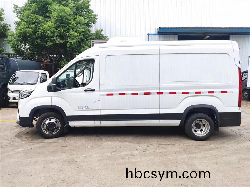 國六(liu)上汽(qi)大(da)通麵包(bao)冷(leng)藏(cang)車