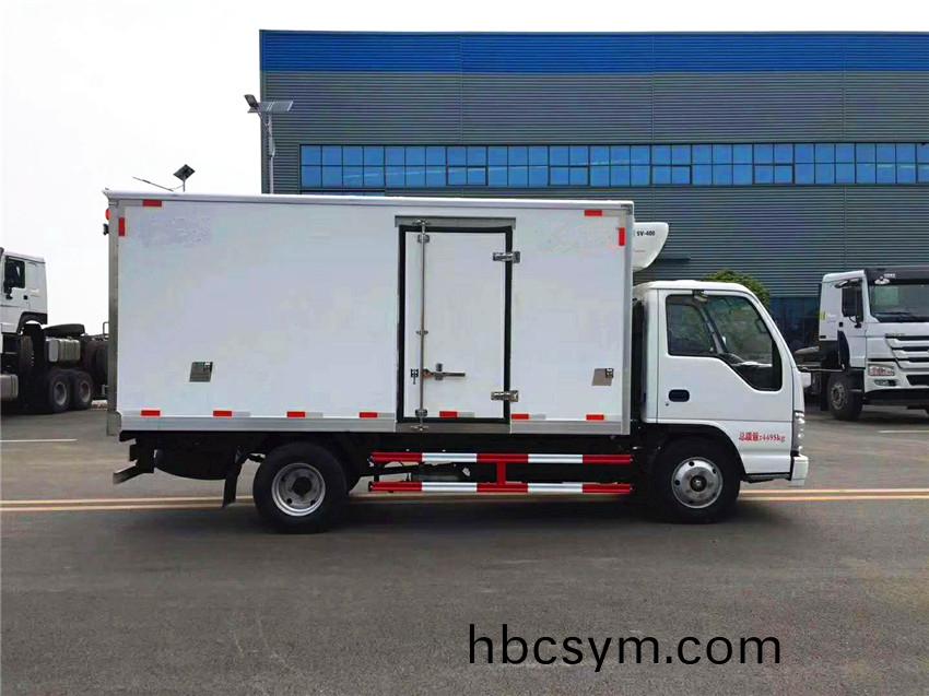 國六五十鈴(ling) 100P冷藏車(che)