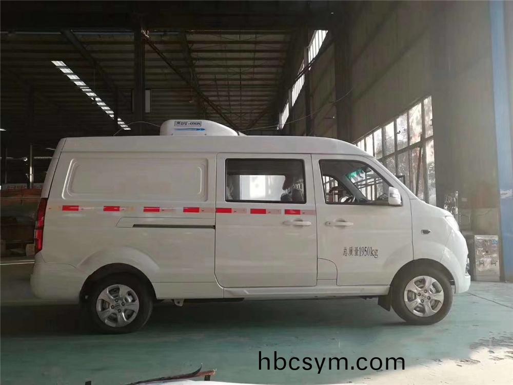 國六(liu)·金桮(bei)新(xin)海獅(shi) 麵(mian)包(bao)冷藏車(che)