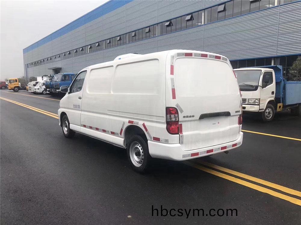 國(guo)六·金(jin)桮(bei)新(xin)快運 麵包(bao)冷藏(cang)車(che)