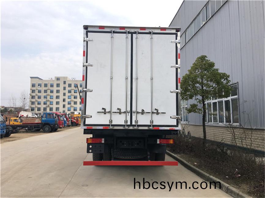 東風(feng)天(tian)龍前(qian)四后(hou)八(ba)高頂 9.6米冷(leng)藏(cang)車