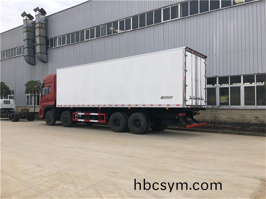 東(dong)風(feng)天龍(long)前四后(hou)八(ba)高頂 9.6米(mi)冷(leng)藏(cang)車(che)