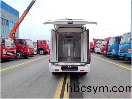 國六(liu)-麵包型(xing)福田(tian)風景(jing)G9冷藏(cang)車