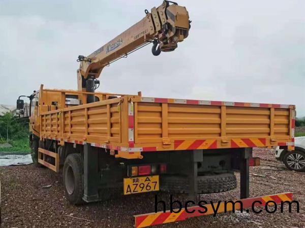 福田(tian)國(guo)六(liu)單橋隨車弔(diao)廠傢