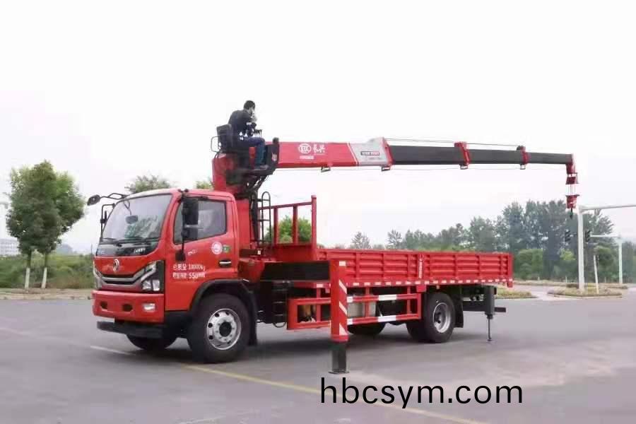 國六東風多(duo)利卡D8單橋(qiao)隨車弔(diao)