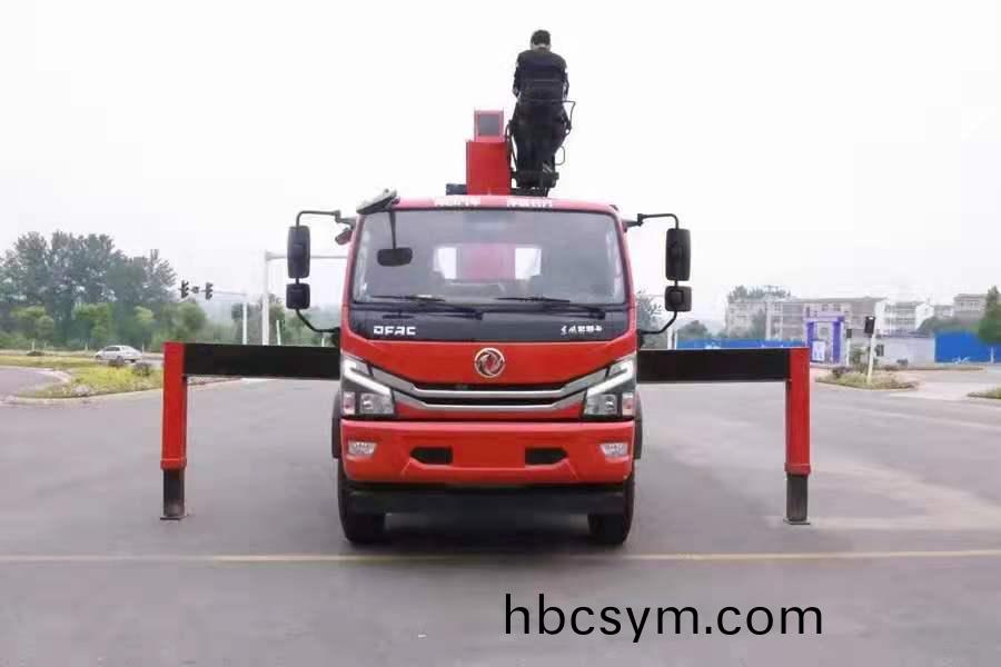 國(guo)六東風(feng)多利(li)卡D8單(dan)橋隨(sui)車(che)弔(diao)