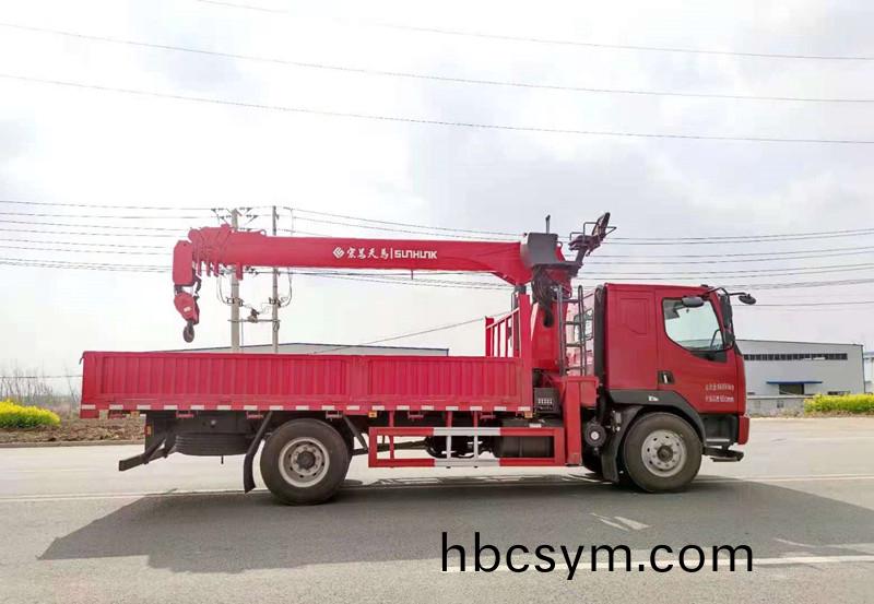 國六(liu)桺(liu)汽(qi)單(dan)橋(qiao)宏(hong)昌(chang)天馬8噸弔機(ji)