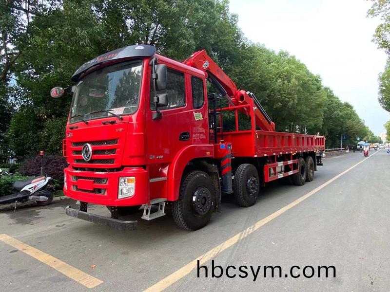 國六(liu)東(dong)風錦程V6P前四(si)后(hou)八(ba)折臂弔(diao)