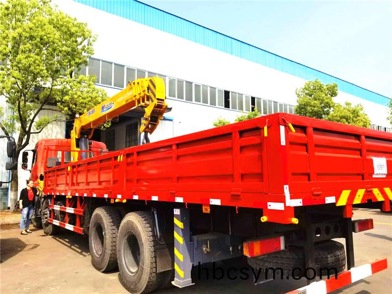 天龍(long)前四后八12噸(dun)弔機(ji)