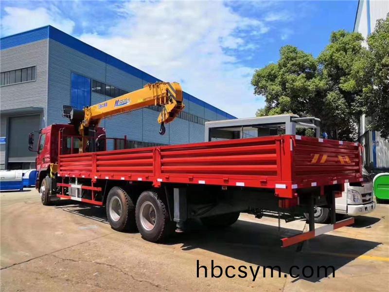 桺汽(qi)后(hou)雙橋徐工12噸(dun)隨車弔