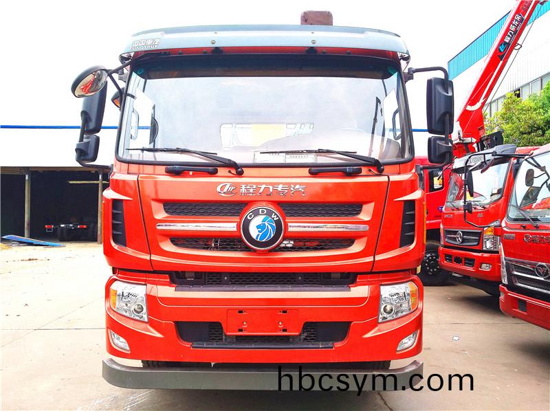 重汽王(wang)牌(pai)單橋6.3噸(dun)隨車弔