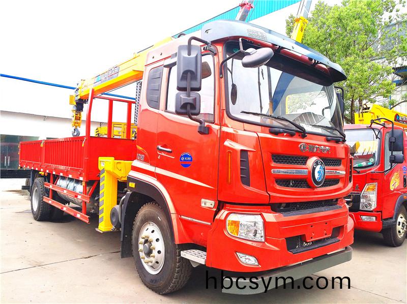 重(zhong)汽王牌(pai)單橋6.3噸(dun)隨(sui)車弔