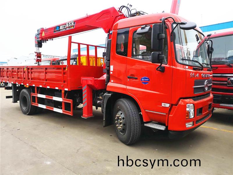 東(dong)風天錦(jin)單橋(qiao)8噸隨(sui)車弔(diao)