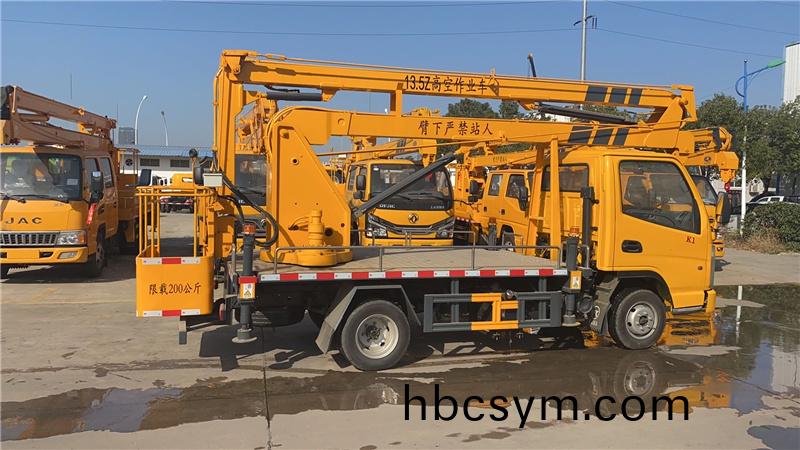 國六(liu)華通(tong)凱馬汽油(you)高空(kong)作(zuo)業車(che)